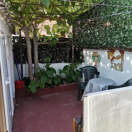 Dine Apartment *
